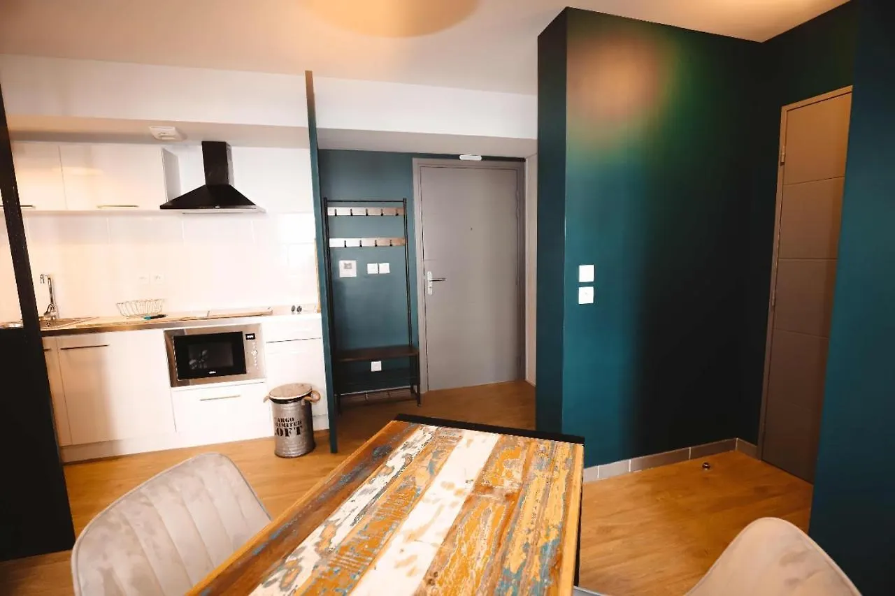 Appartement Et Garage Au Coeur De L'Isle Frankrijk